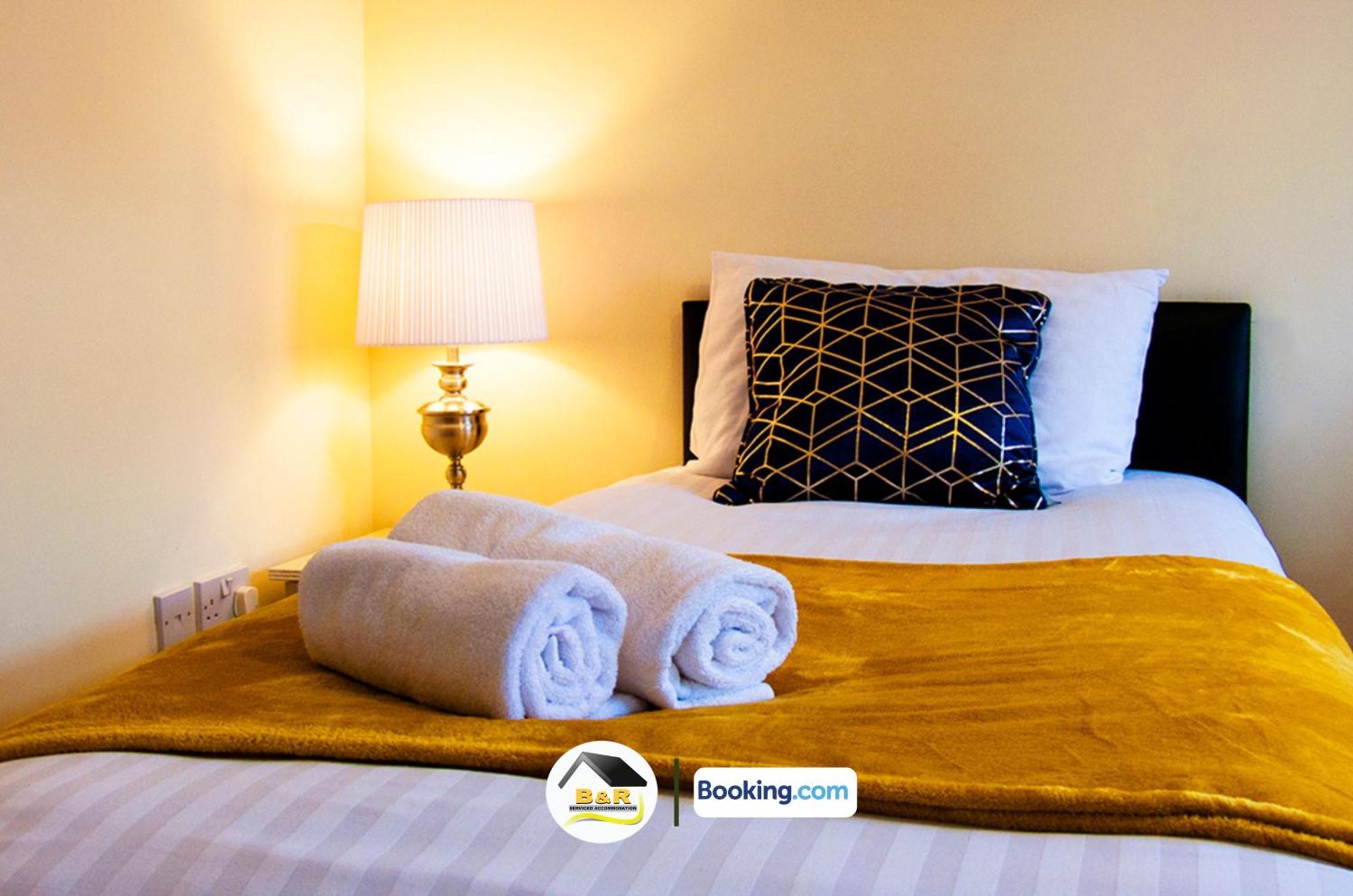 3 Bedroom House By B And R Serviced Accommodation Amesbury With Super Fast Wi-Fi 145Mbps Экстерьер фото