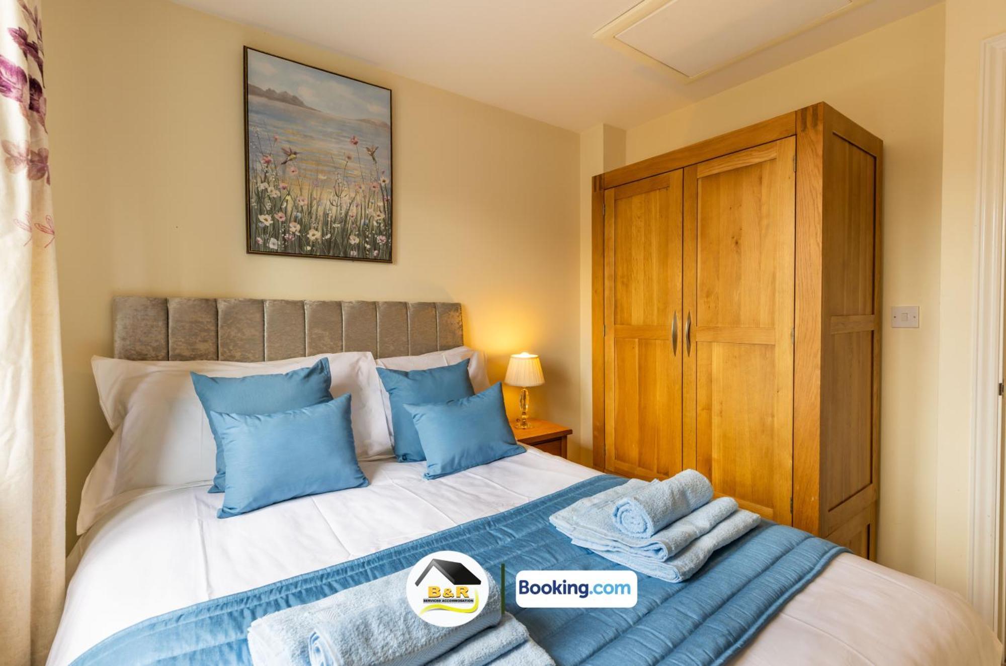 3 Bedroom House By B And R Serviced Accommodation Amesbury With Super Fast Wi-Fi 145Mbps Экстерьер фото